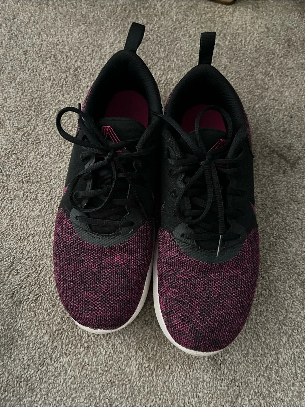 Nike Women's Athletic Shoes Black and Pink Knit
